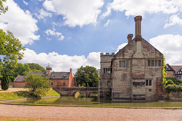 Side view, Baddesley Clinton Manor House, July 2017