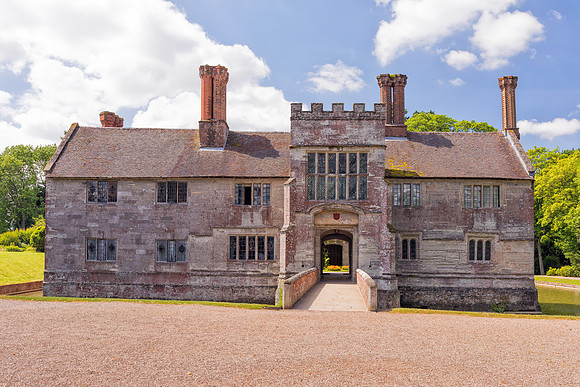 The Gatehouse entrance, Baddesley Clinton Manor House, July 2017